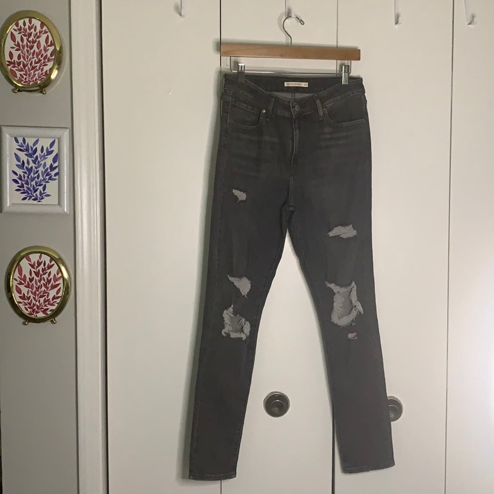 Black Distressed Levi’s 721 Jeans Size 29